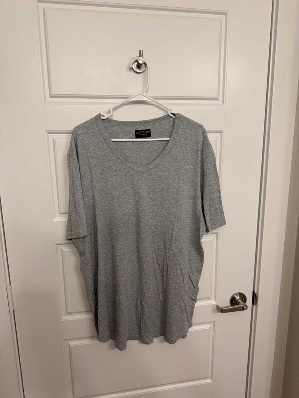 Goodlife Men’s V Neck Tee XL